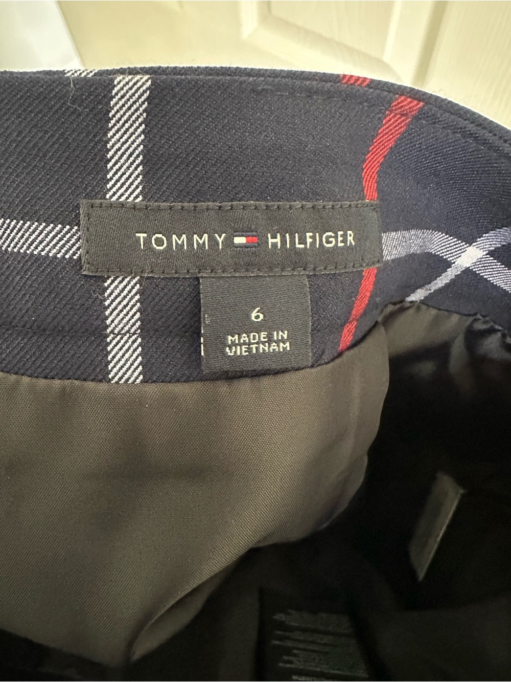Size 6 Tommy Hilfiger Women’s Navy Red Plaid Pencil Skirt Career Preppy - Picture 5 of 6